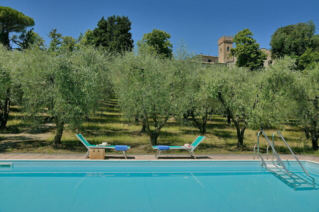 Torre Di Montelopio, pool