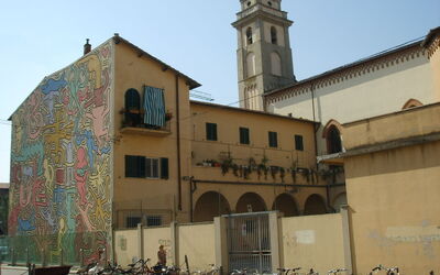Haring's "Tuttomondo" on the side of S. Antonio in Pisa