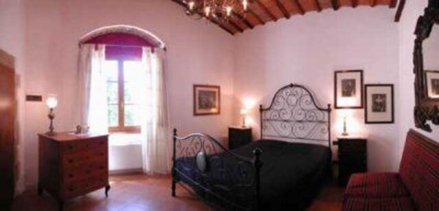 Villa Fabbroni bedroom 1