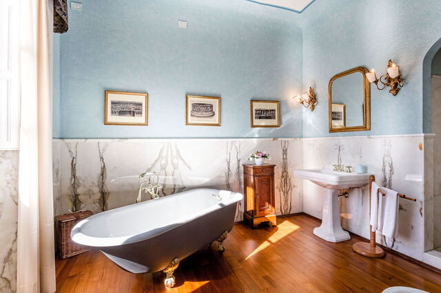 Splendida, bathroom