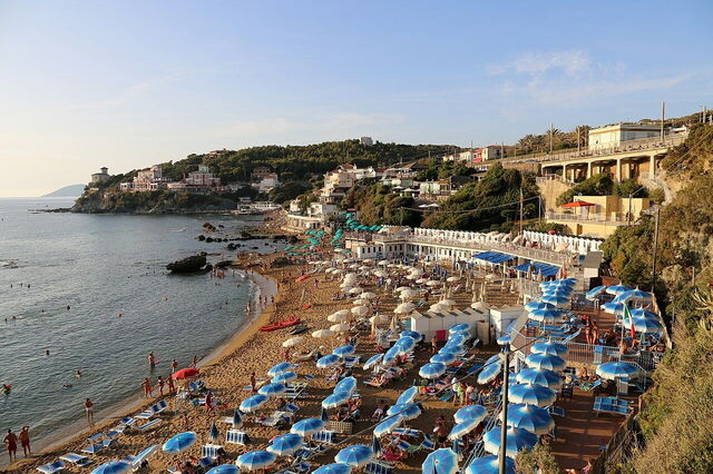 Quercetano Bay