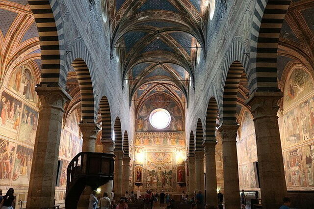 Collegiata, Interior