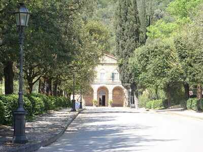 Grotta Giusti, entrance