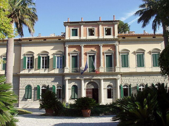 School at the Botanic Gardens of Pisa