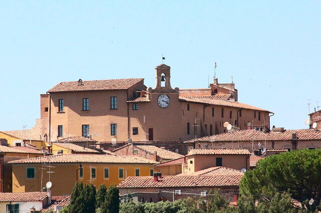 Lari Castle