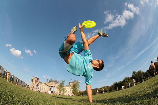 Frisbee player Tuscany