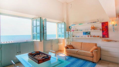 Suite 48, interior