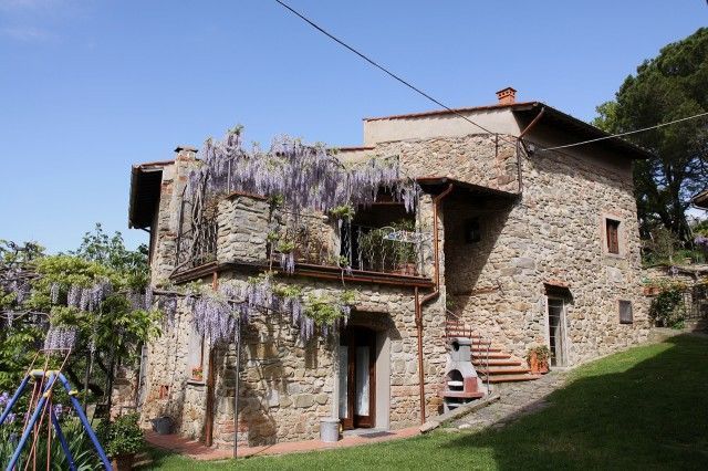 SUN ALWAYS SHINES IN TOSCANA