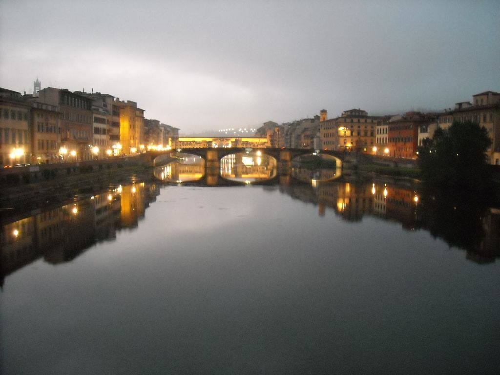 The Pontevecchio at night