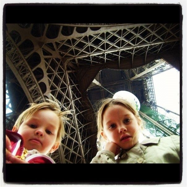 Under La Tour Eiffel-Paris