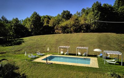Podere Il Doccio: Proprietà, Piscina, Casa, Erba, Cielo, Estate, Architettura, Tempo Libero, Immobiliare, Lotto