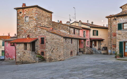 Casa Di Vignolo: Cittadina, Quartiere, Proprietà, Strada, Costruzione, Cielo, Insediamento Umano, Villaggio, Casa, Strada