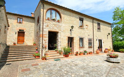 Accommodation:&nbsp;Rocca Dei Monaci 110.2