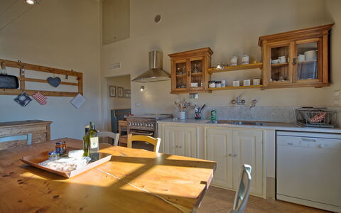 Casa Olivia: Camera, Proprietà, Cucina, Mobilia, Costruzione, Controsoffitto, Casa, Cabinetry, Pavimento, Interior Design