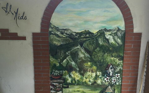 Il Nido In Garfagnana: Parete, Arco, Pittura, Murale, Architettura, Vernice, Albero, Arte, Camera, Opera D'Arte