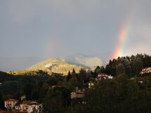 Vista panoramica con arcobaleno