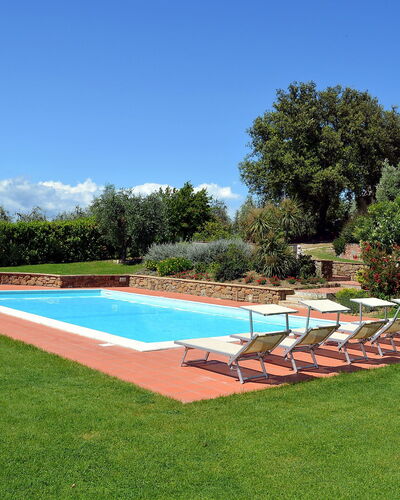 Di Vinci: Swimming Pool, Property, Grass, Real Estate, Backyard, House, Land Lot, Lawn, Landscape, Yard