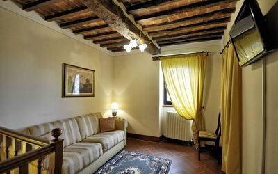 Accommodation:&nbsp;Ginestra
