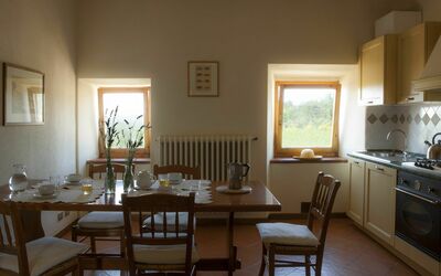 Alba Proneta 2: Room, Furniture, Property, Interior Design, Dining Room, Building, Table, House, Kitchen, Home