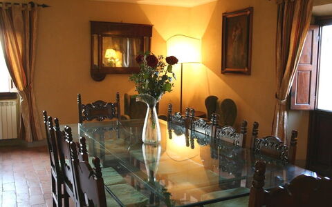 Villa Sieve: Proprietà, Camera, Sala Da Pranzo, Costruzione, Tavolo, Interior Design, Immobiliare, Mobilia, Casa, Ristorante
