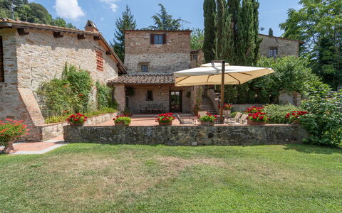 Villa La Terrazza: Property, House, Building, Estate, Real Estate, Home, Yard, Cottage, Backyard, Garden