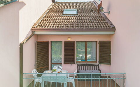 Pignone 100: Costruzione, Finestra, Mobilia, Legna, Sedia, Shade, Tavolo, Portico, Casa, Porta