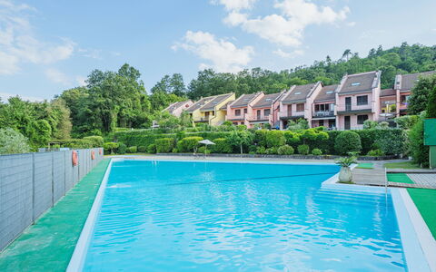Pignone 100: Water, Sky, Cloud, Plant, Building, Swimming Pool, Green, Azure, Tree, Rectangle