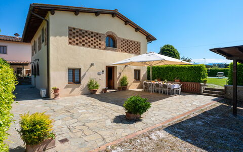 Villa Del Borgo: House, Shrub, Home, Door, Estate, Cottage, Garden, Flowerpot, Farmhouse, Yard