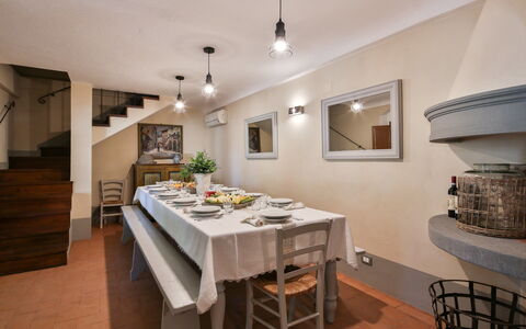 Case Sant'anna 14: Camera, Proprietà, Mobilia, Costruzione, Soffitto, Interior Design, Controsoffitto, Sala Da Pranzo, Pavimento, Tavolo