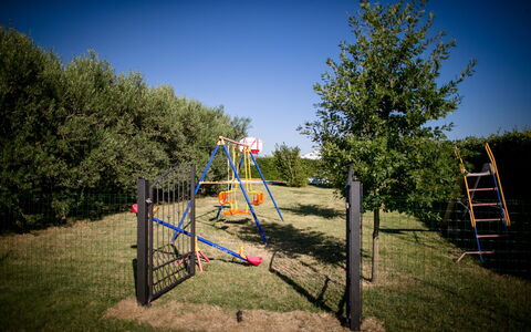 Case Sant'anna 14: Natura, Albero, Spazio Pubblico, Cielo, Terreno Di Gioco, Woody Impianto, Erba, Pianta, Ricreazione, Attrezzatura Giochi All'Aperto