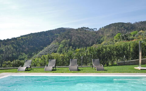 Montefiore: Swimming Pool, Leisure, Tree, Vacation, Landscape, Mountain, Resort, Bay, Tourism, Coast