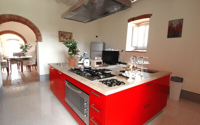 villa-arnilu-san-gimignano-villa-kitchen