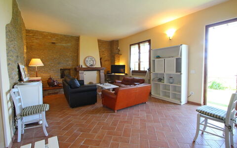 Villa La Collinetta: Mobilia, Proprietà, Finestra, Televisione, Cornice, Sedia, Legna, Soggiorno, Pianta, Pianta Della Casa