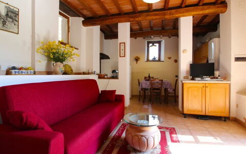 La Casa del Nonno: Camera, Proprietà, Costruzione, Mobilia, Casa, Interior Design, Soggiorno, Soffitto, Immobiliare, Tavolo