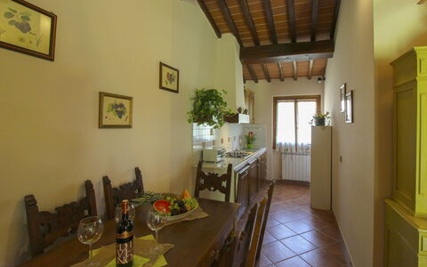 Villa le Balze: Mobilia, Interior Design, Pavimentazione, Soffitto, Cucina & Sala Da Pranzo Tavolo, Tavolo, Pavimento, Camera, Sala Da Pranzo, Sedia