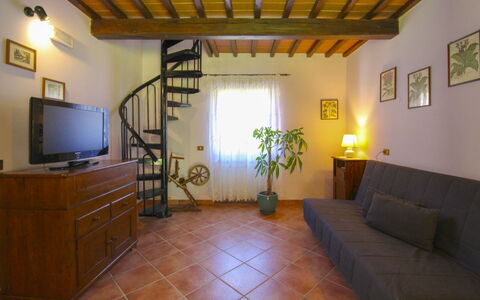 Villa le Balze: Pavimentazione, Interior Design, Mobilia, Pavimento, Legna, Camera, Soffitto, Illuminazione, Soggiorno, Appartamento