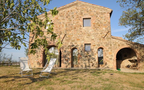Podere Palazzo: Proprietà, Casa, Albero, Costruzione, Area Rurale, Architettura, Casa, Immobiliare, Estate, Facciata