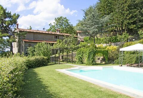 Villa Magnolia: Property, House, Building, Real Estate, Swimming Pool, Home, Grass, Backyard, Villa, Yard