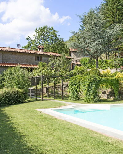 Villa Magnolia: Property, House, Building, Real Estate, Swimming Pool, Home, Grass, Backyard, Villa, Yard
