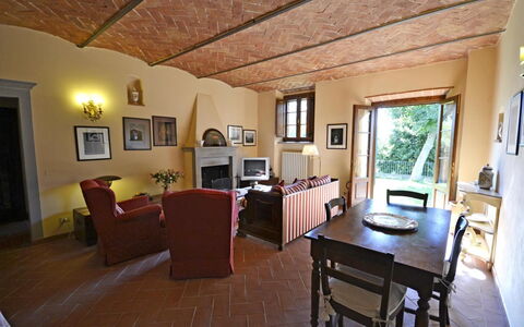 Villa Santa Maria: Camera, Proprietà, Costruzione, Mobilia, Interior Design, Pavimento, Casa, Immobiliare, Soffitto, Soggiorno
