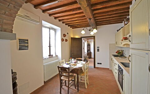 Villa Anita: Camera, Proprietà, Costruzione, Soffitto, Mobilia, Interior Design, Pavimento, Casa, Sala Da Pranzo, Loft