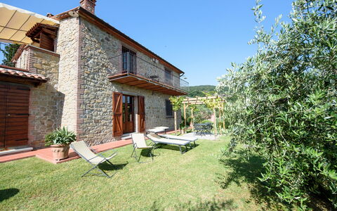Villa Rubino: Proprietà, Casa, Costruzione, Immobiliare, Casa, Zona Residenziale, Estate, Villetta, Agriturismo, Cortile