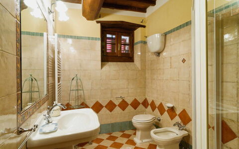 Villa Oleandro: Proprietà, Camera, Bagno, Interior Design, Costruzione, Casa, Immobiliare, Architettura, Piastrella, Mobilia