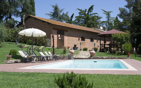 Villa Camelia: Piscina, Proprietà, Casa, Casa, Costruzione, Estate, Immobiliare, Backyard, Ricorrere, Architettura