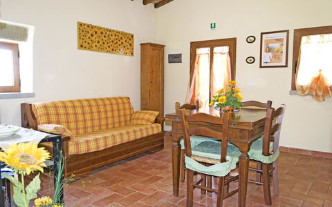 Casa Cristina: Camera, Proprietà, Mobilia, Soggiorno, Costruzione, Interior Design, Casa, Immobiliare, Tavolo, Casa