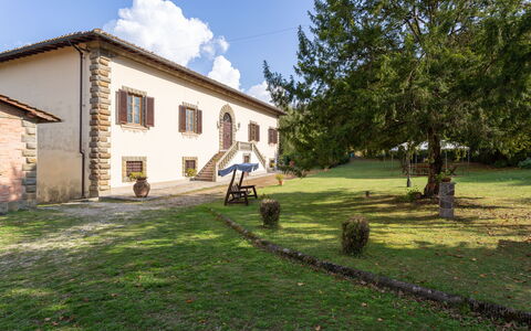 Villa Francesca: Property, House, Home, Building, Real Estate, Estate, Grass, Land Lot, Cottage, Lawn