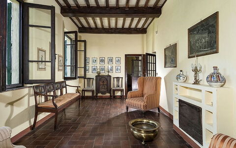Villa Montalcinello In Siena, Private Pool: Cornice, Mobilia, Legna, Finestra, Interior Design, Illuminazione, Soggiorno, Pavimento, Pavimentazione, Latifoglie