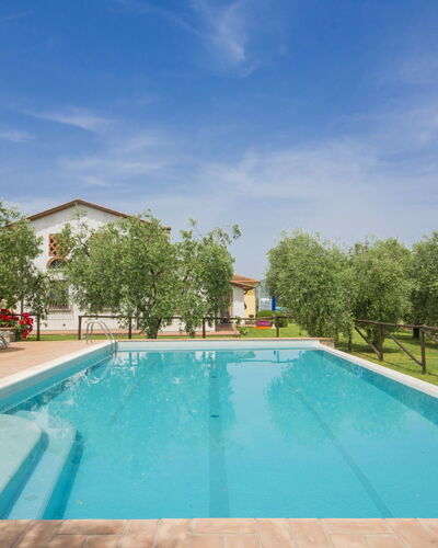 Vinci 730: Water, Cloud, Sky, Plant, Property, Swimming Pool, Azure, Tree, Shade, Building