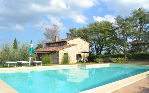 Villa Cafaggiola: Piscina, Proprietà, Casa, Immobiliare, Costruzione, Casa, Estate, Zona Residenziale, Villa, Tempo Libero