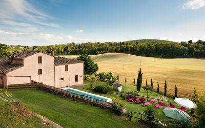 Villa Le Caggia: Property, House, Natural Landscape, Home, Cottage, Sky, Rural Area, Farmhouse, Estate, Farm